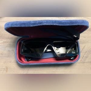 Authentic NWT “GUCCI” Sunglasses Rectangular Frame